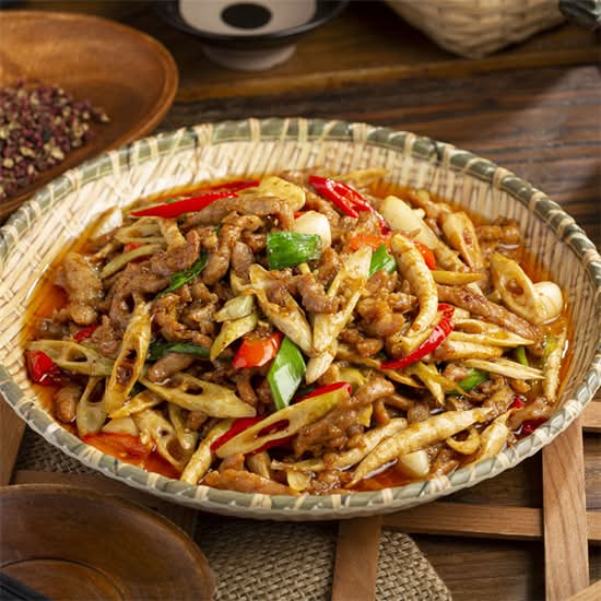 烟笋肉丝 Sauteed Pork with Smoked Bamboo Shoots